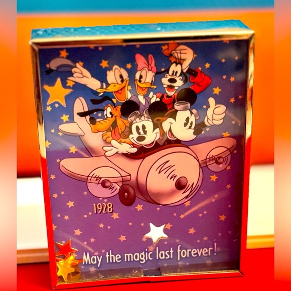 Disney 100th Anniversary Lenticular Box – Mickey & Friends 1928/2001 – Rare! - Picture 1 of 7